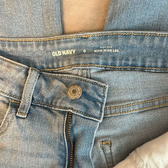 Old Navy Wide Leg Jeans - Picture 4 of 6